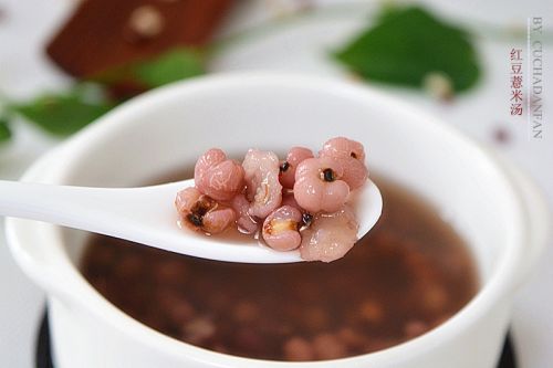 红豆薏米水作用与功效__红豆薏米煮水喝的功效与作用