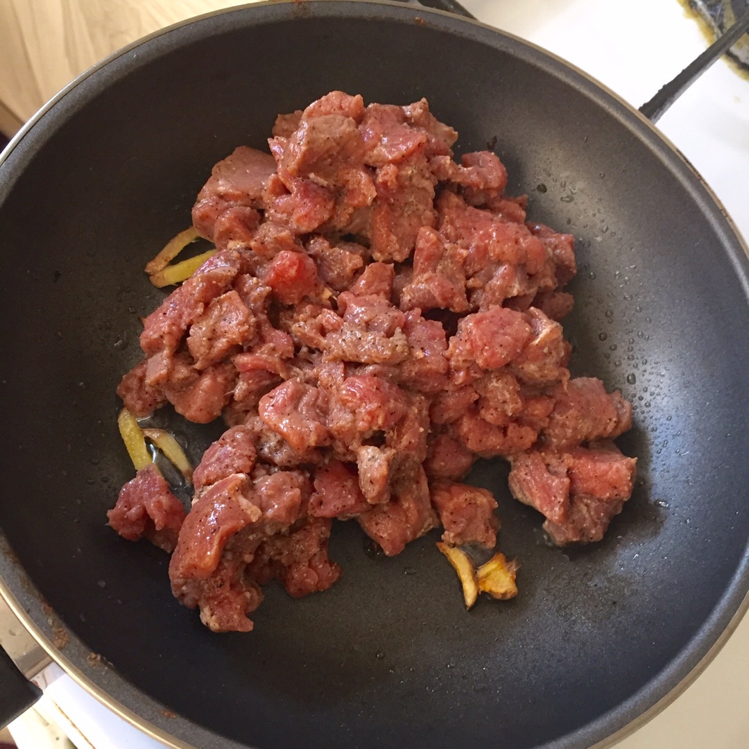牛肉酱的制作过程__牛肉酱美味作出制作过程
